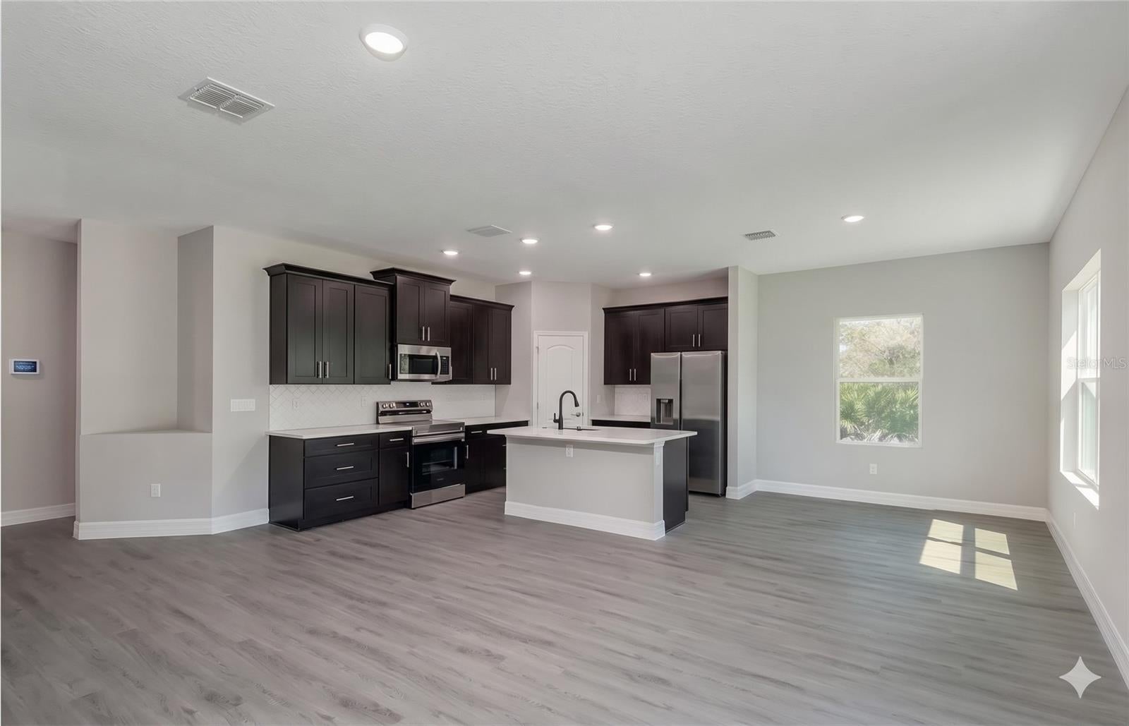 2039 E Newhaven St, Inverness, FL 34453 photo