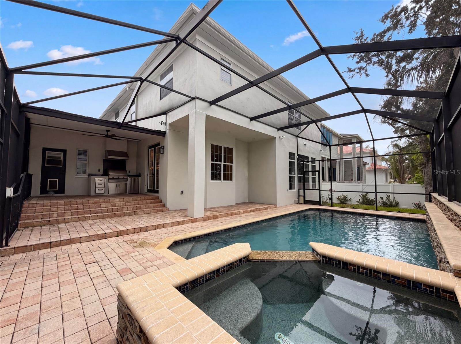 5105 W Neptune Way, Tampa, FL 33609 photo