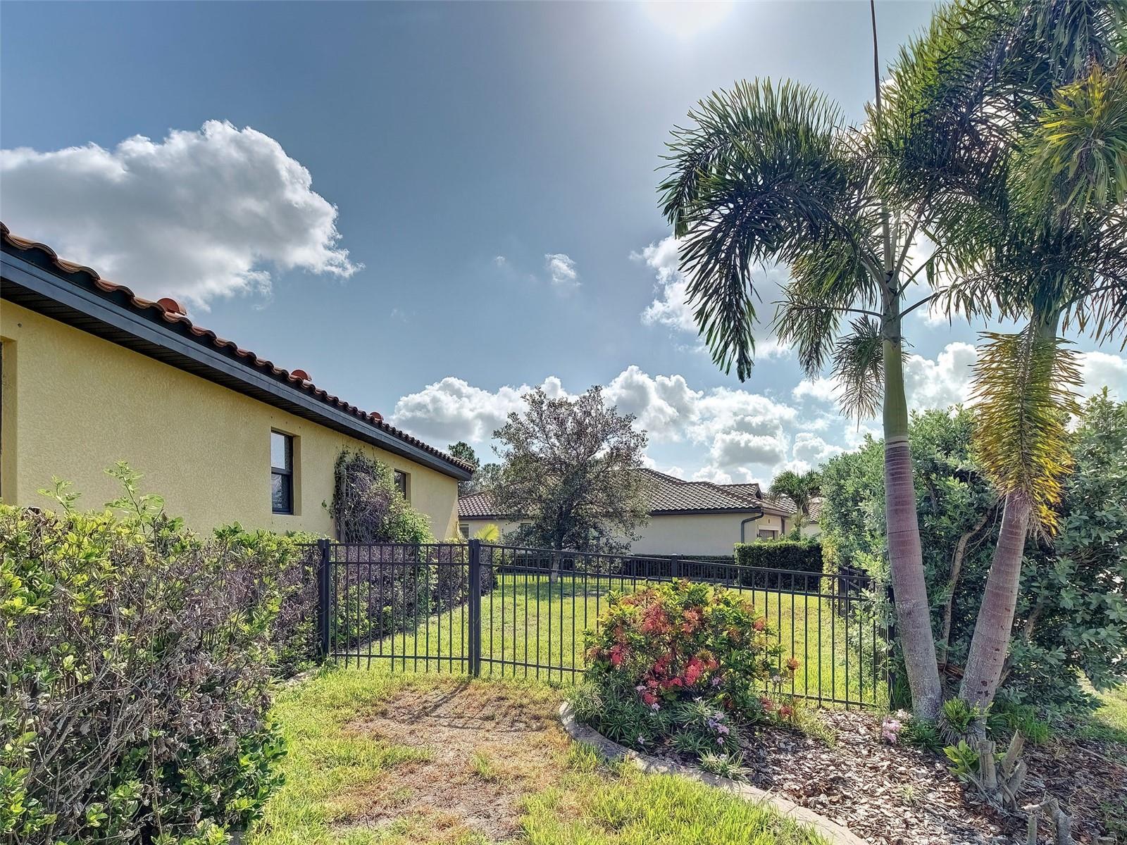 12390 Cinqueterre Dr, Venice, FL 34293 photo