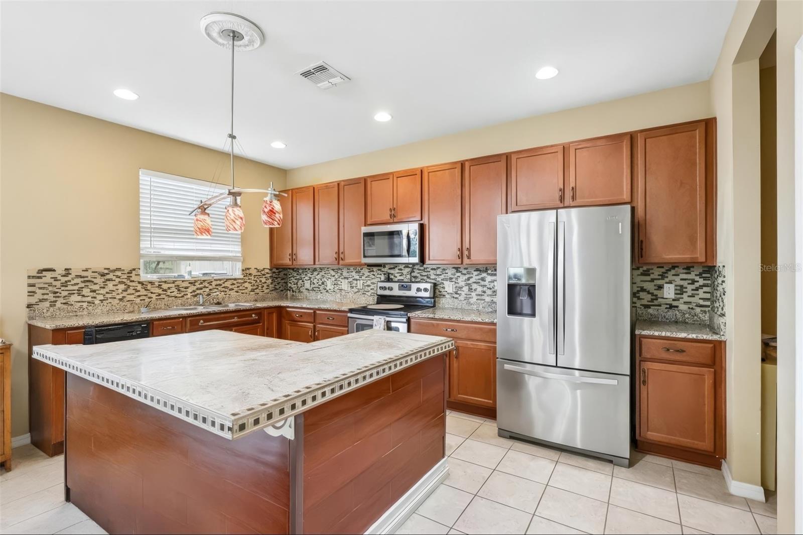 1585 Auburn Hills Ct, Tavares, FL 32778 photo