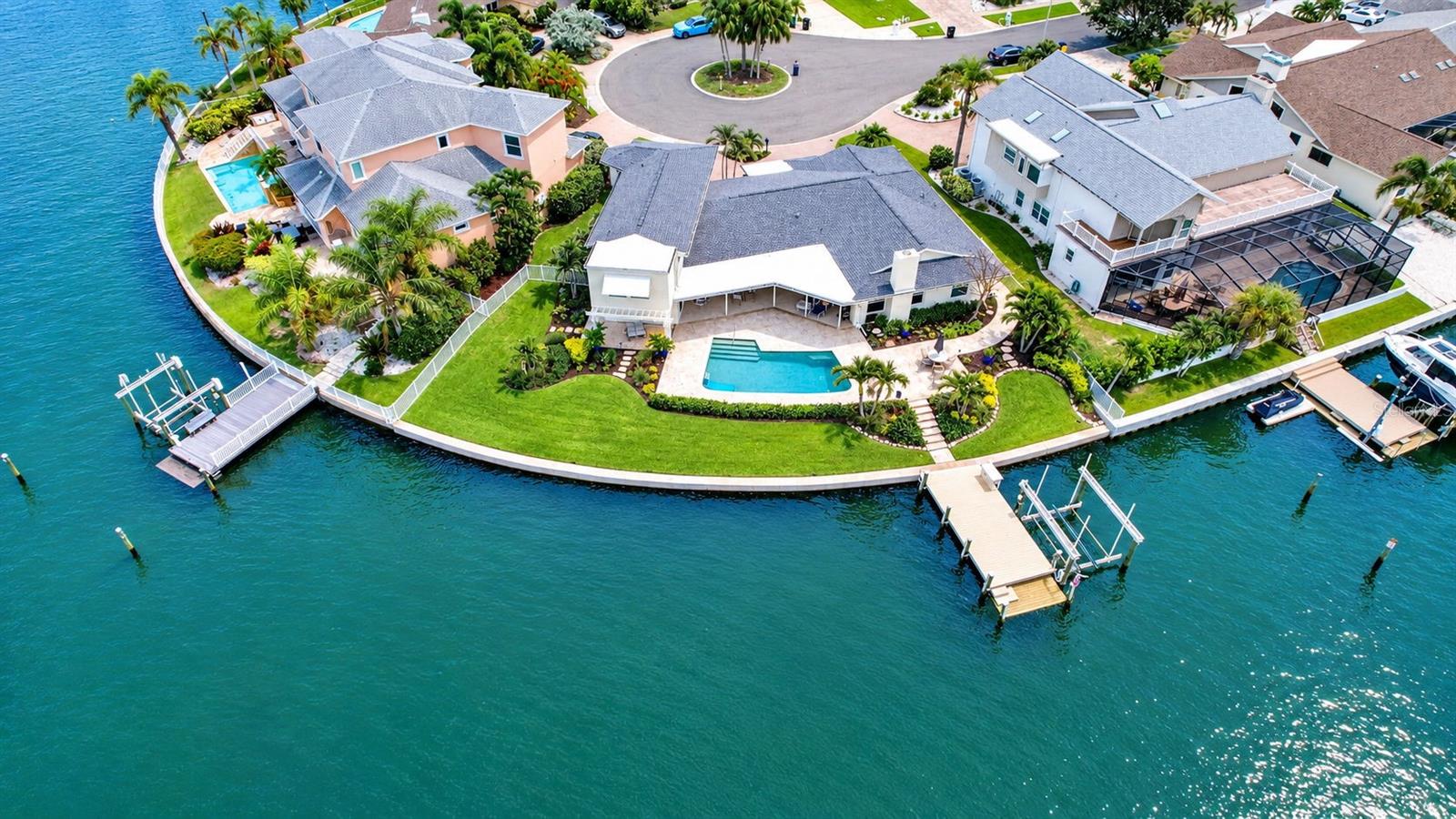 812 Snug Is, Clearwater Beach, FL 33767 photo