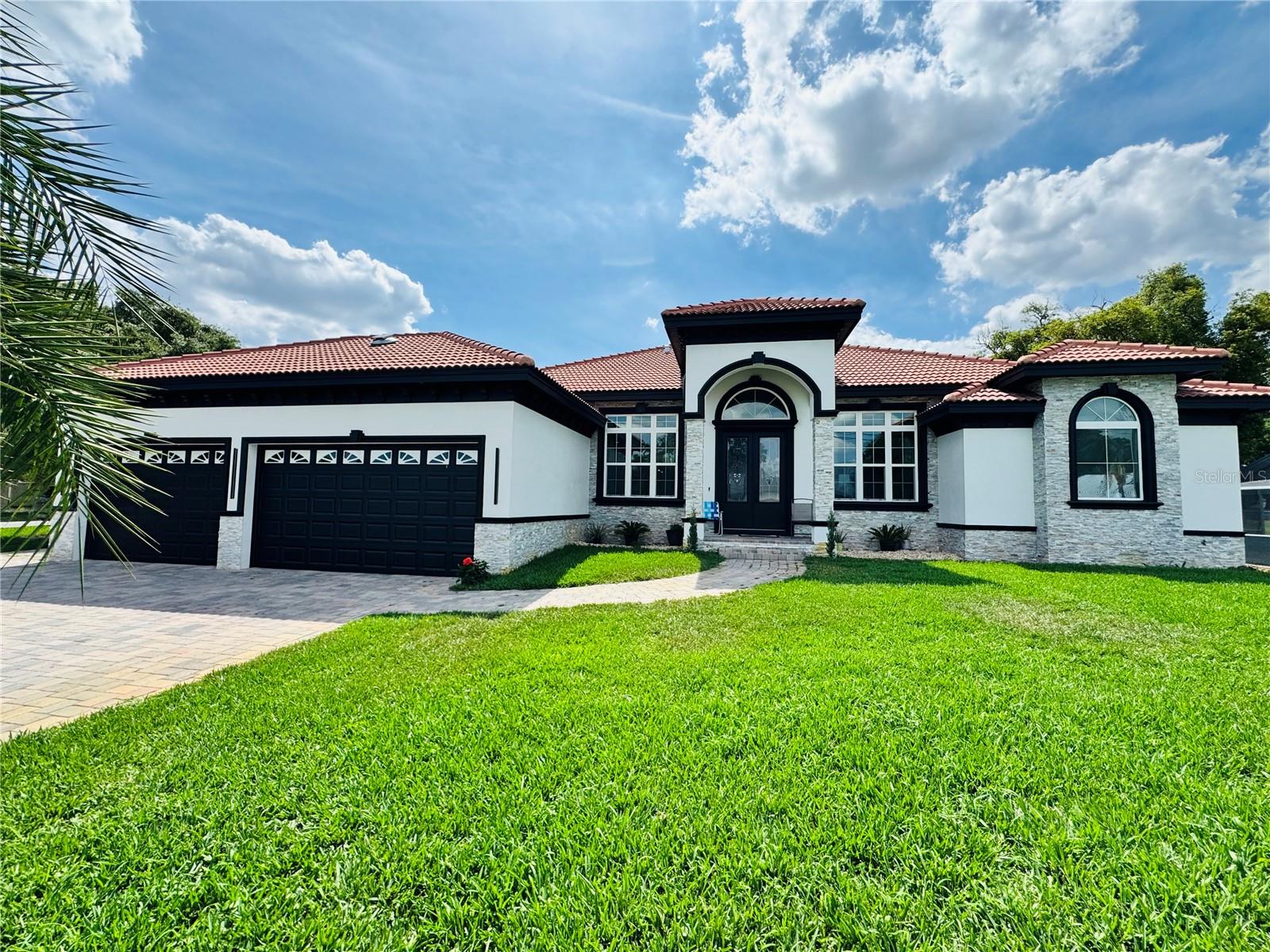 803 Lake Jessie Drive Dr, Winter Haven, FL 33881