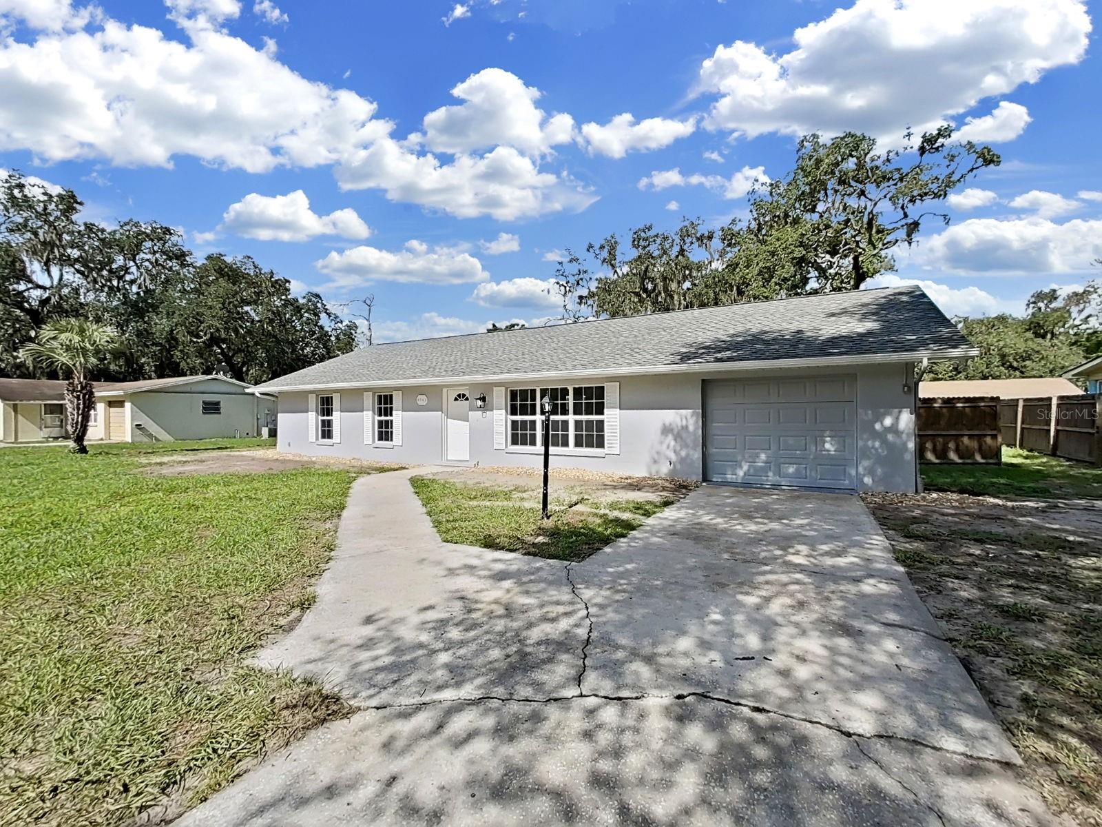 4943 Mockingbird Dr, Dade City, FL 33523 photo
