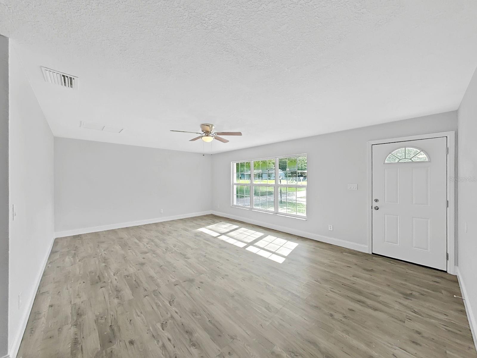 4943 Mockingbird Dr, Dade City, FL 33523 photo