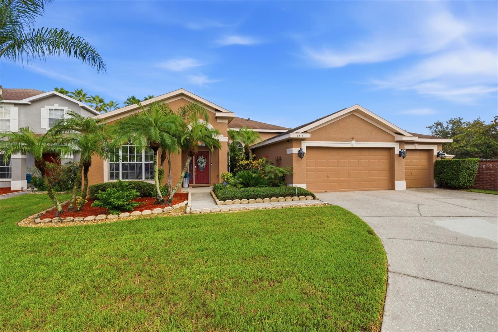 8518 Parrots Landing Dr, Tampa, FL 33647 photo
