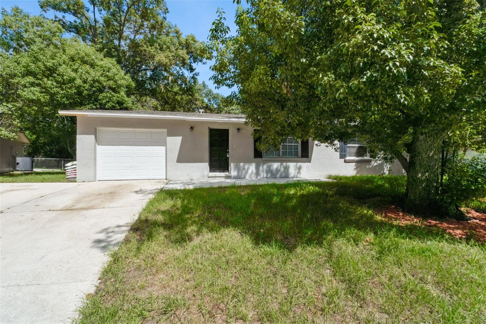 241 Loch Low Dr, Sanford, FL 32773