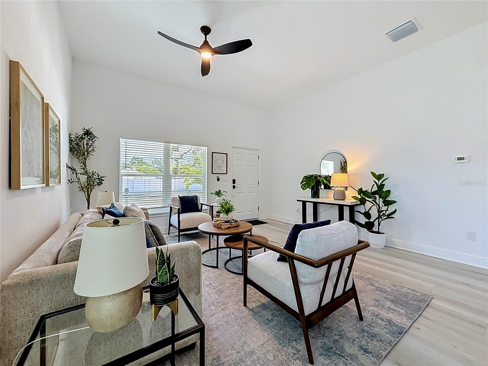 6481 28 St, Saint Petersburg, FL 33702 photo
