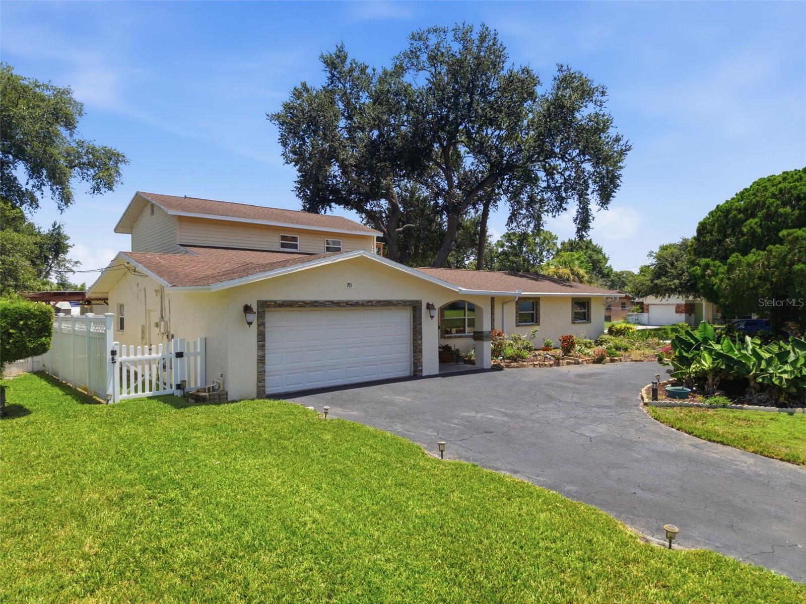 701 58 Ave, Saint Petersburg, FL 33705 photo
