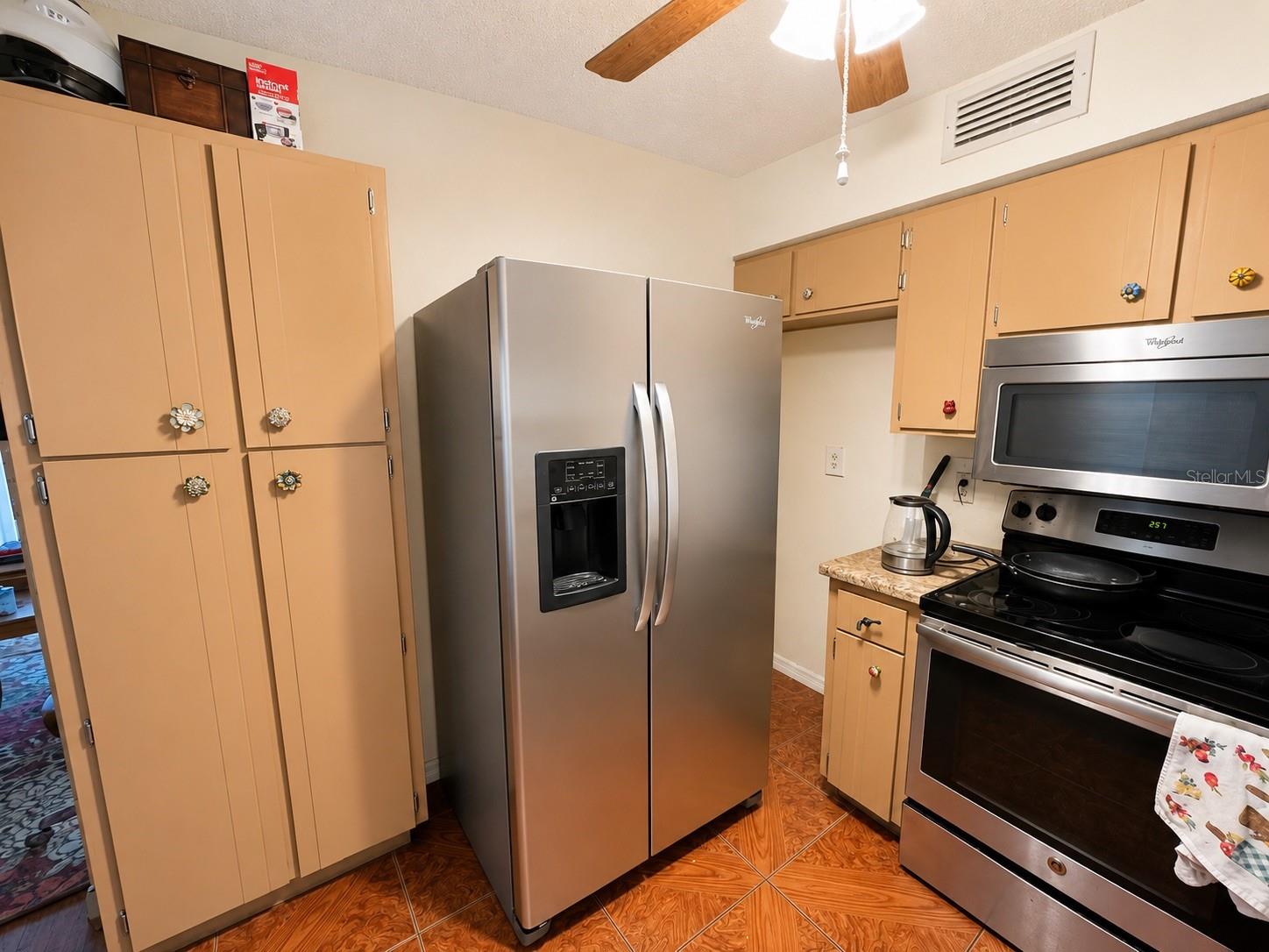 6834 Greenwich Ave, New Port Richey, FL 34653 photo
