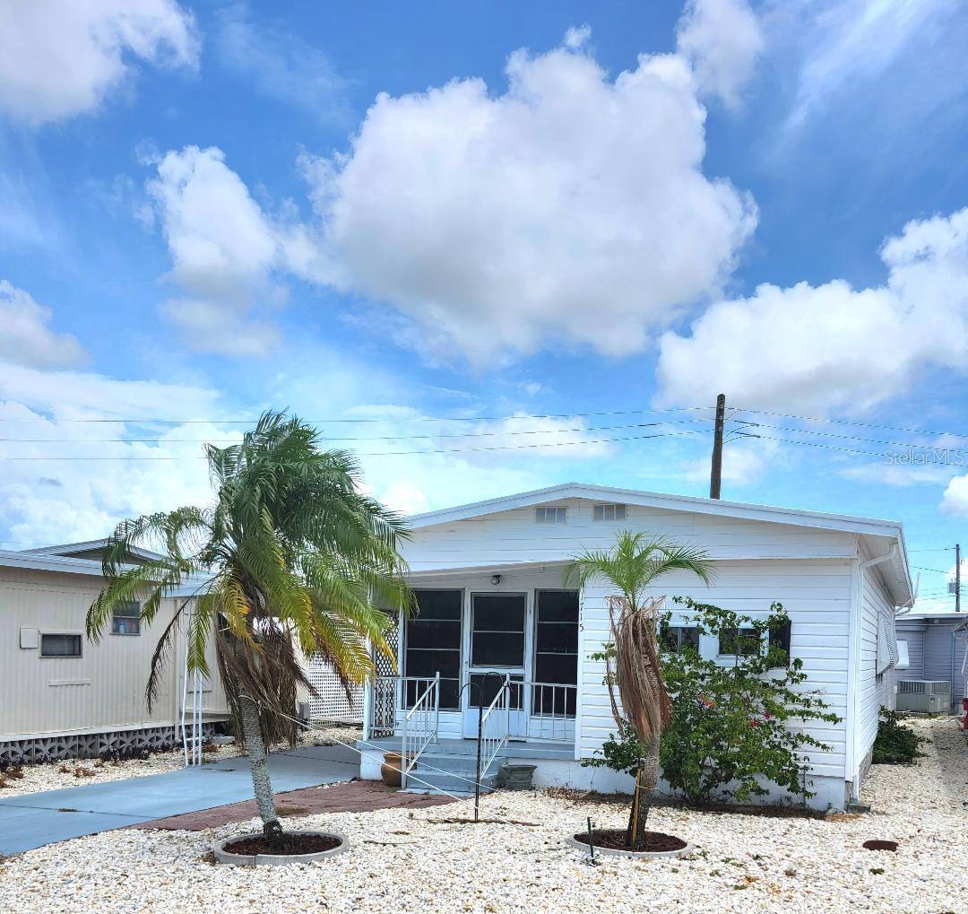 1715 Illinois Ave, Bradenton, FL 34207