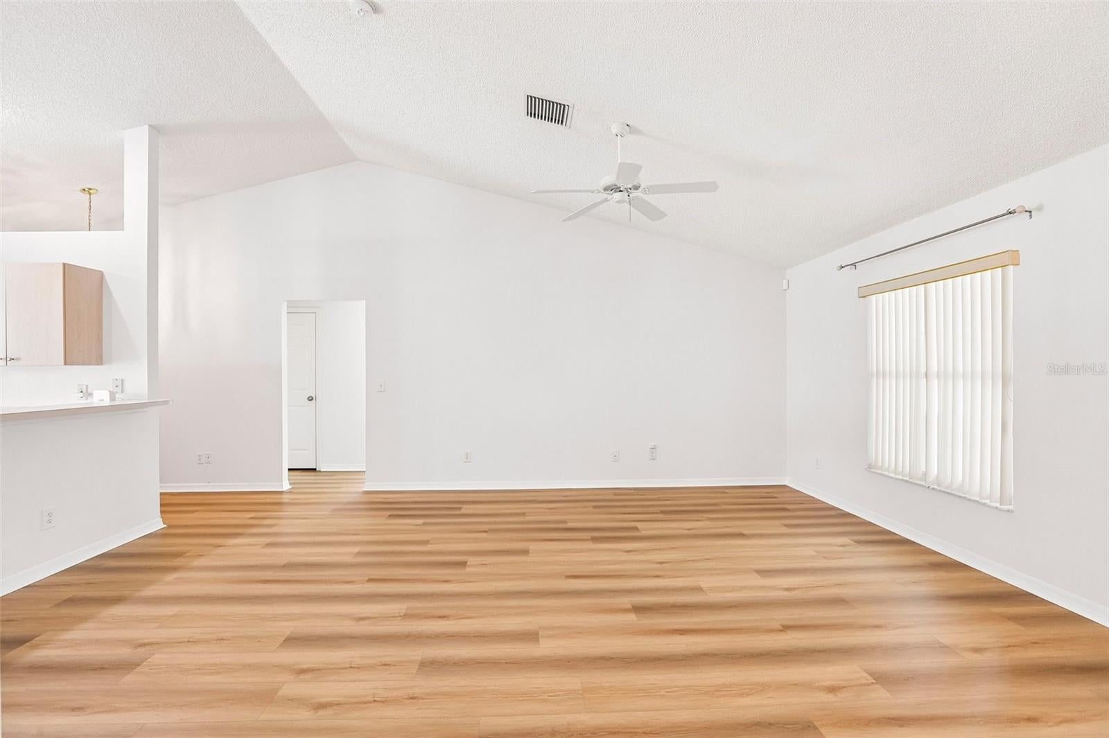 512 Atwood Ave, Saint Petersburg, FL 33702 photo