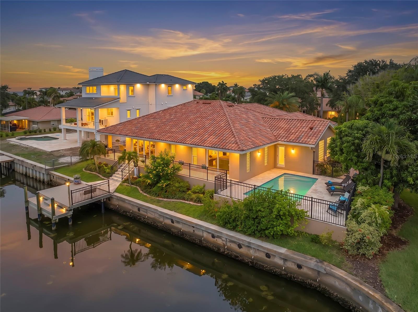 2001 Illinois Ave, Saint Petersburg, FL 33703 photo