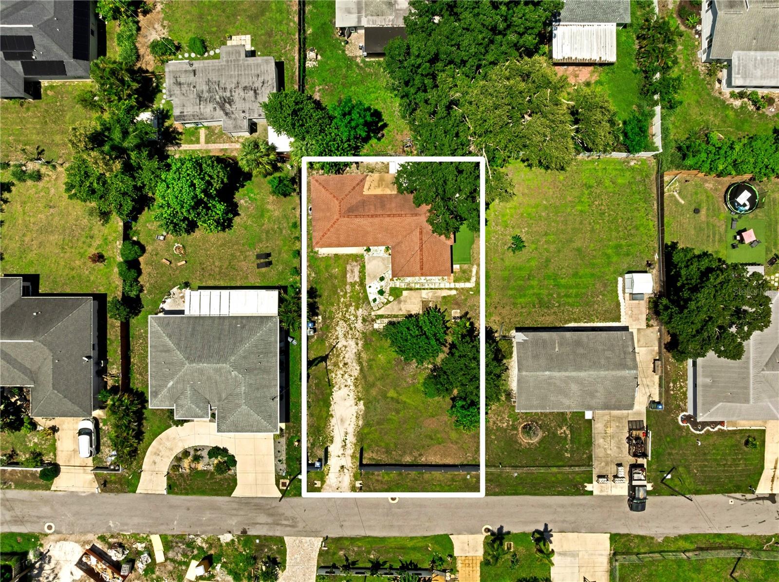 2839 Olympic St, Sarasota, FL 34231 photo