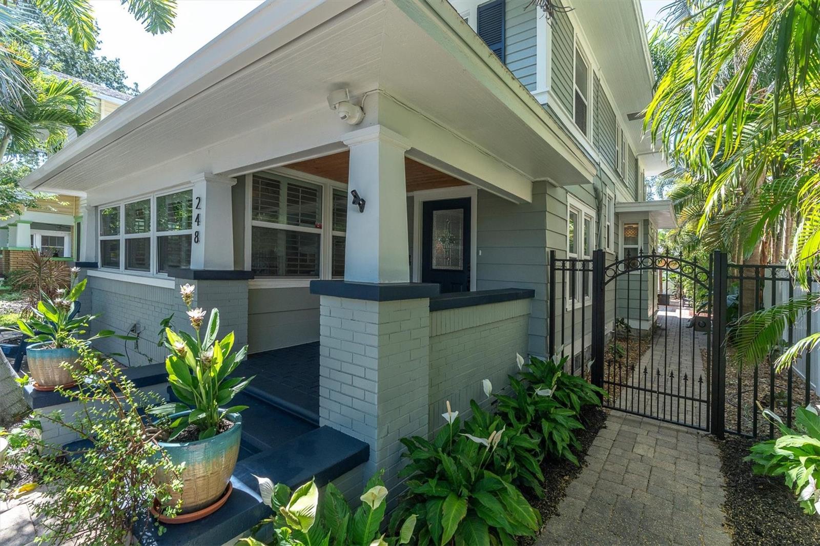 248 14 Ave, Saint Petersburg, FL 33701 photo