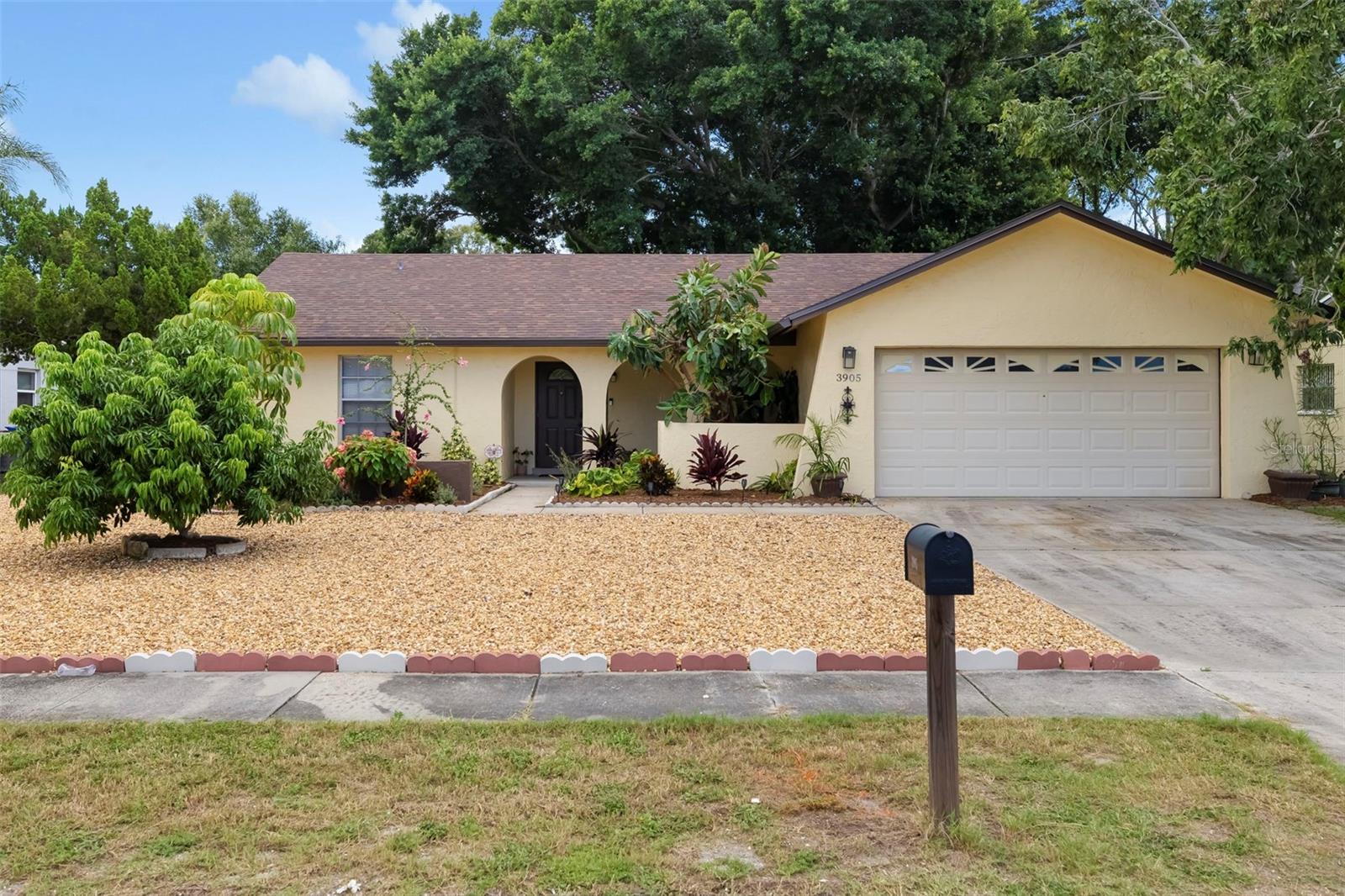 3905 Sandpointe Dr, Bradenton, FL 34205