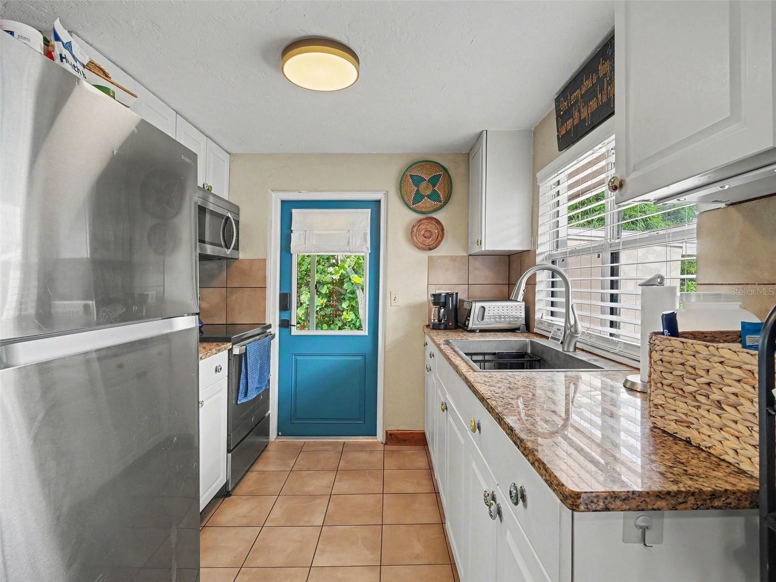 3035 Hillview St, Sarasota, FL 34239 photo