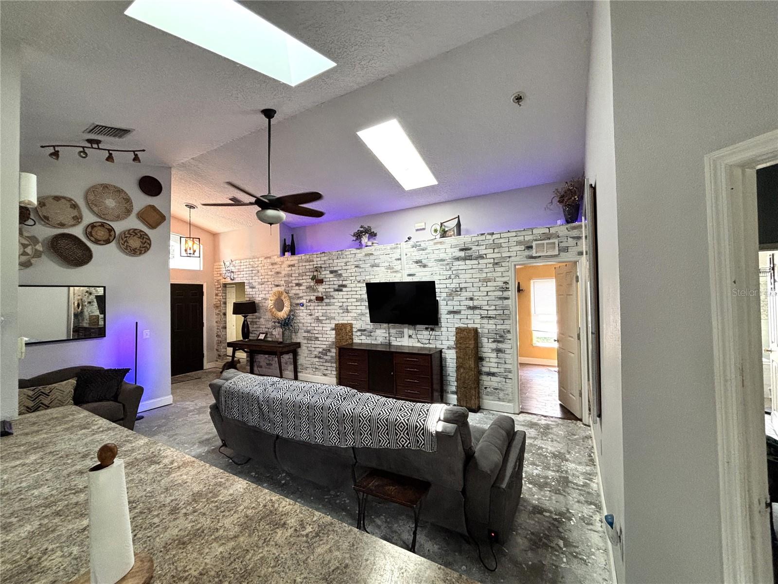 6473 Long Breeze Rd, Orlando, FL 32810 photo