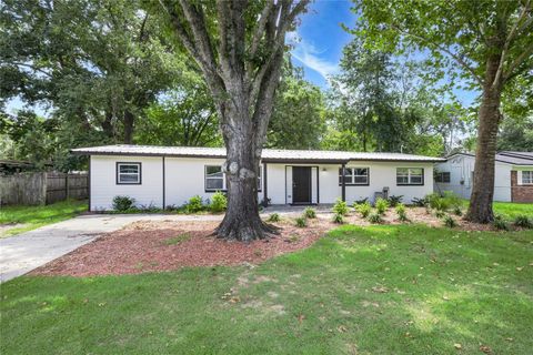 Single Family Residence in GAINESVILLE FL 2831 NE 15TH STREET.jpg