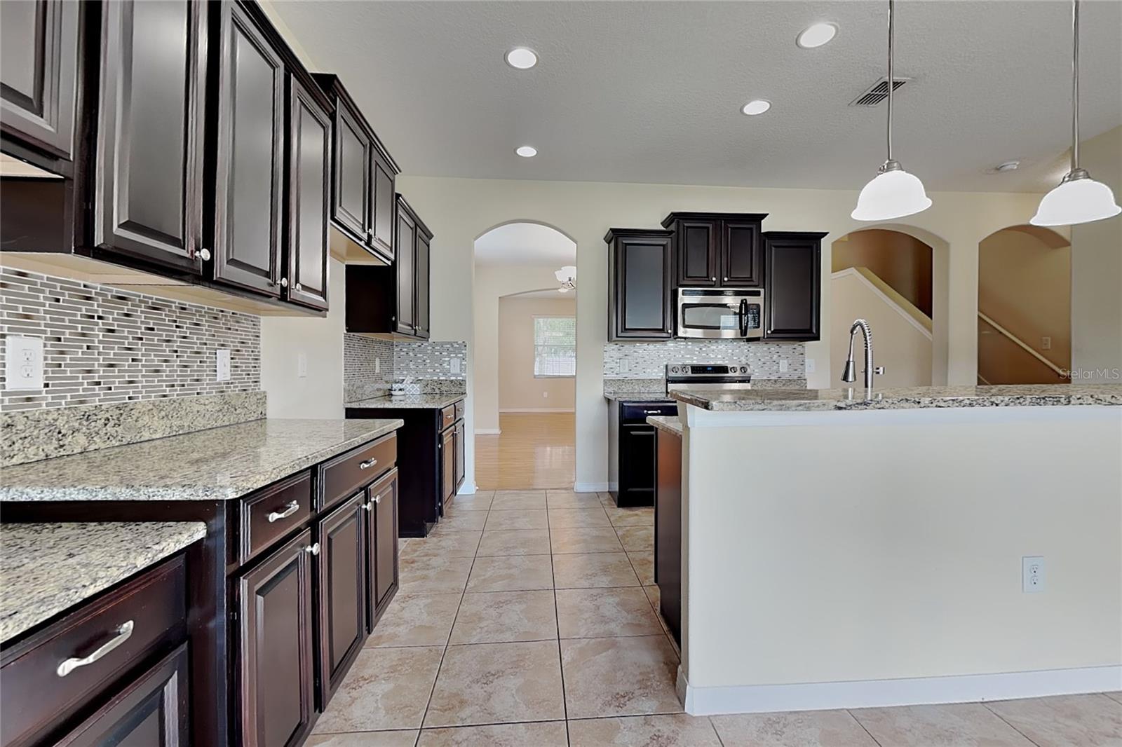 9609 Royal Fern Ct, Tampa, FL 33647 photo