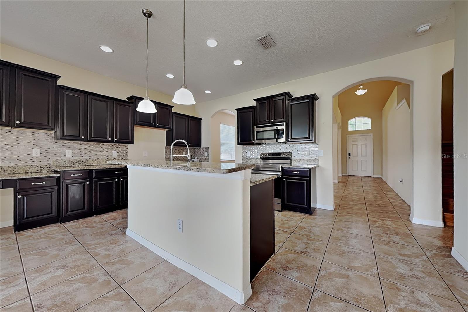 9609 Royal Fern Ct, Tampa, FL 33647 photo