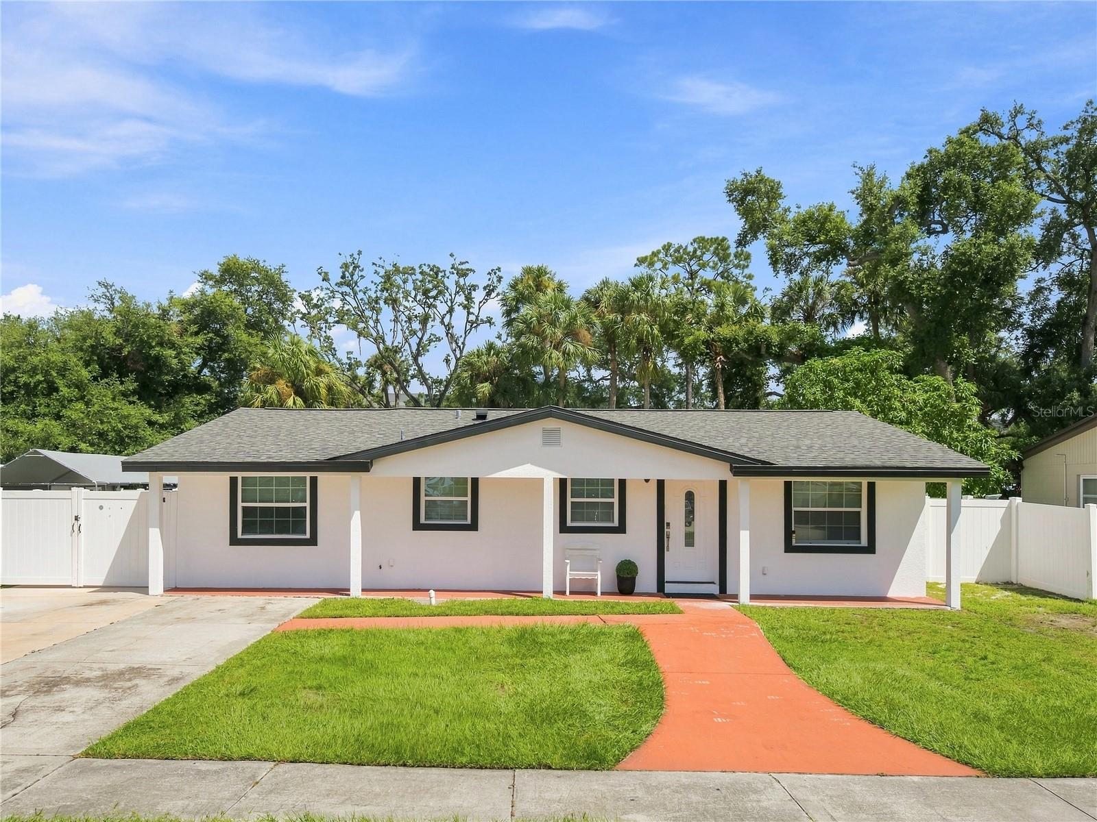 6529 La Mesa Cir, Tampa, FL 33634 photo