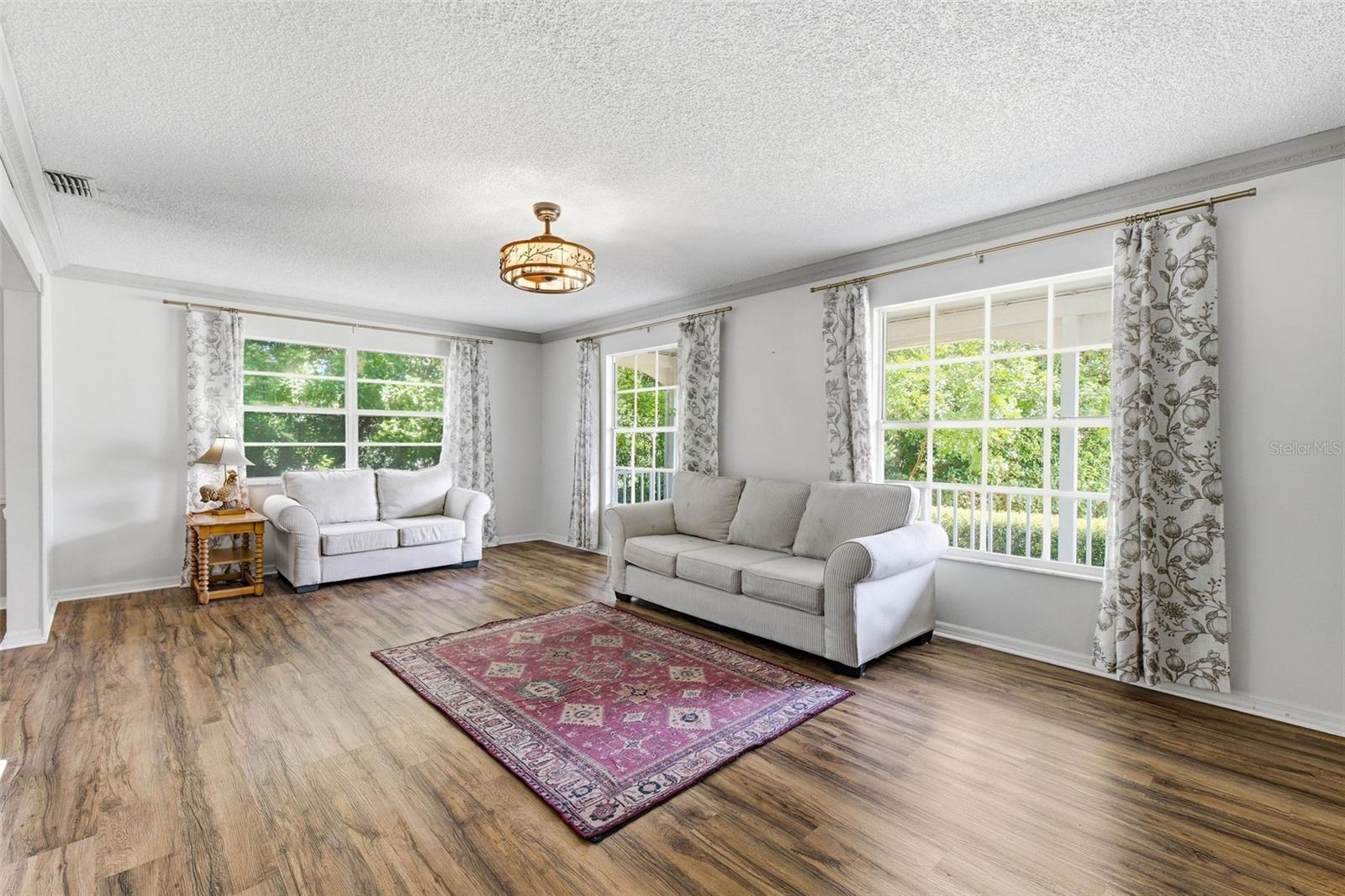 1304 Treetop Dr, Palm Harbor, FL 34683 photo