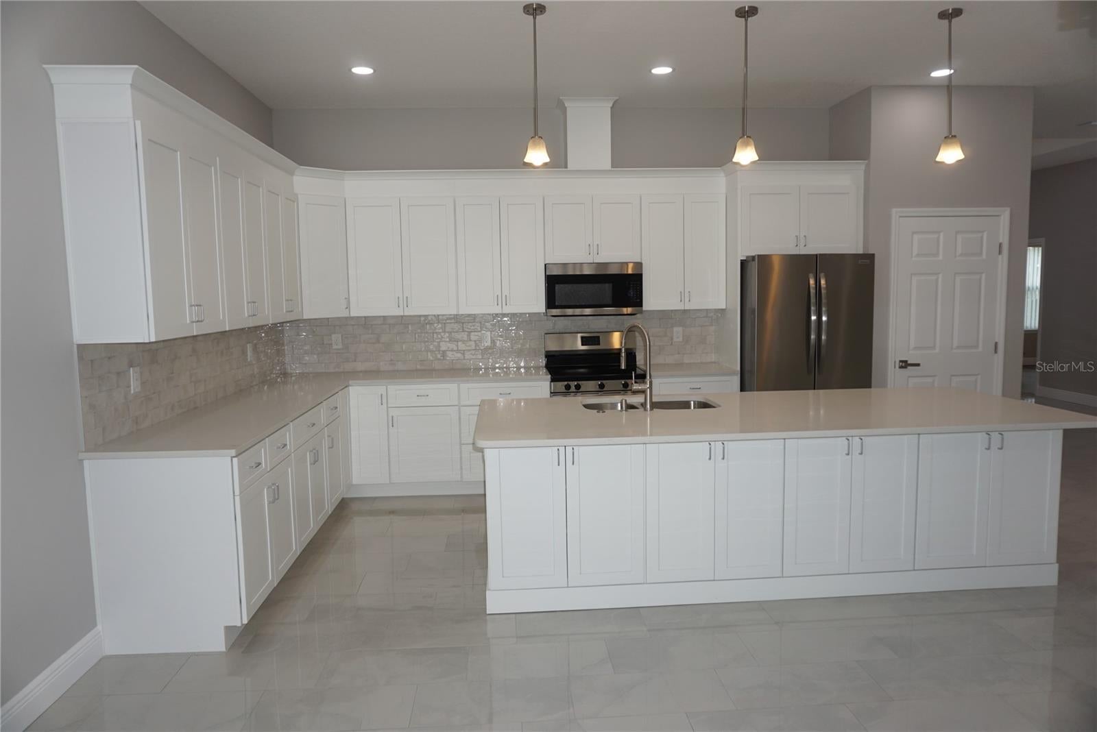 12572 Tree St, Largo, FL 33773 photo