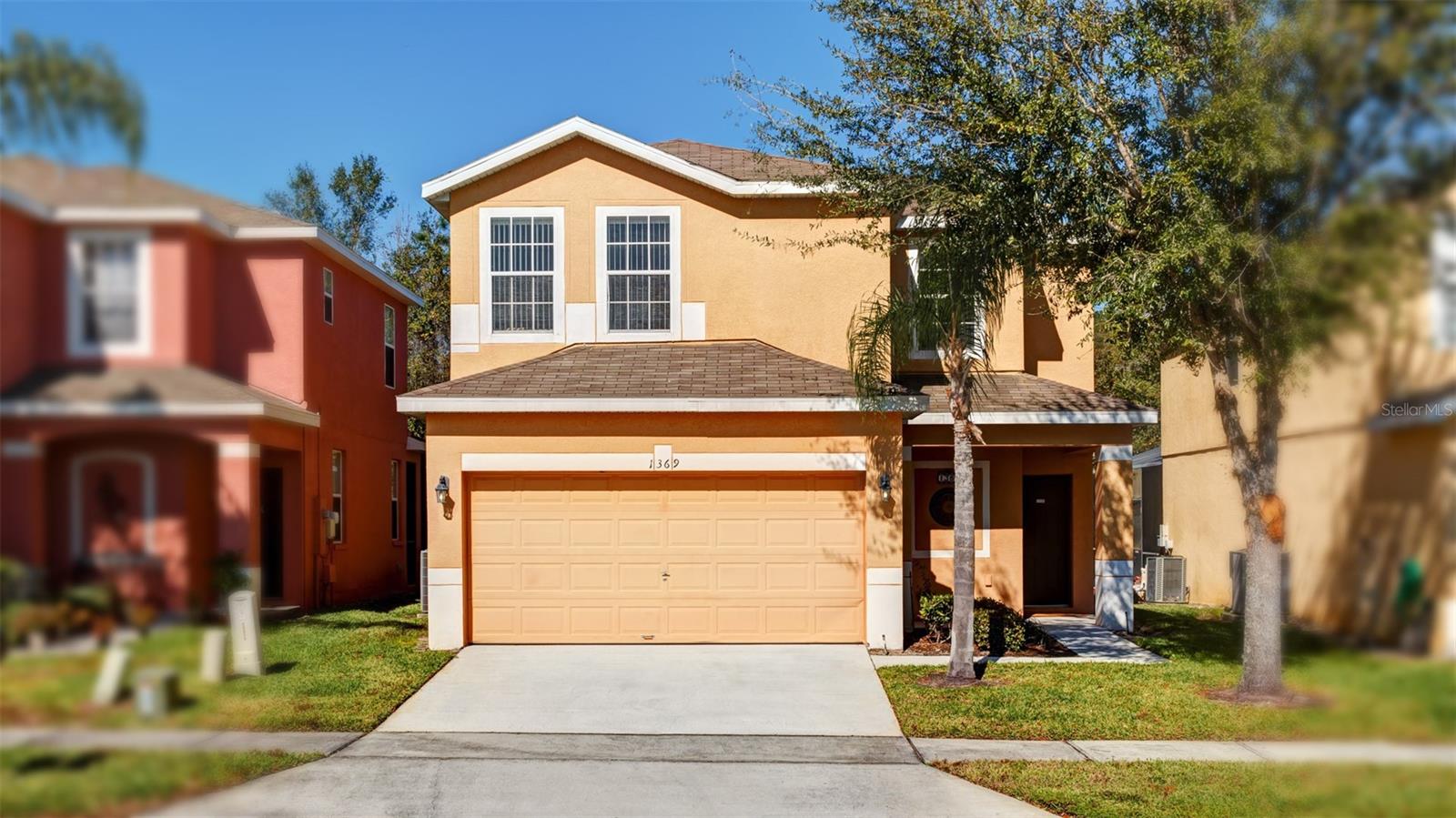 1369 Royal Ridge Dr, Davenport, FL 33896 photo
