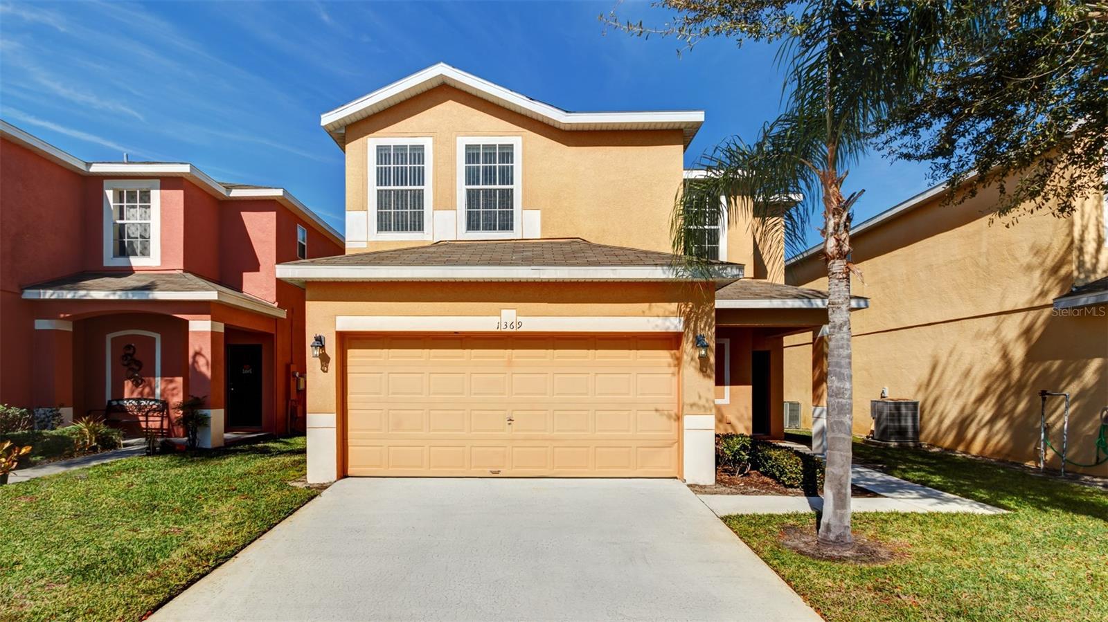 1369 Royal Ridge Dr, Davenport, FL 33896 photo