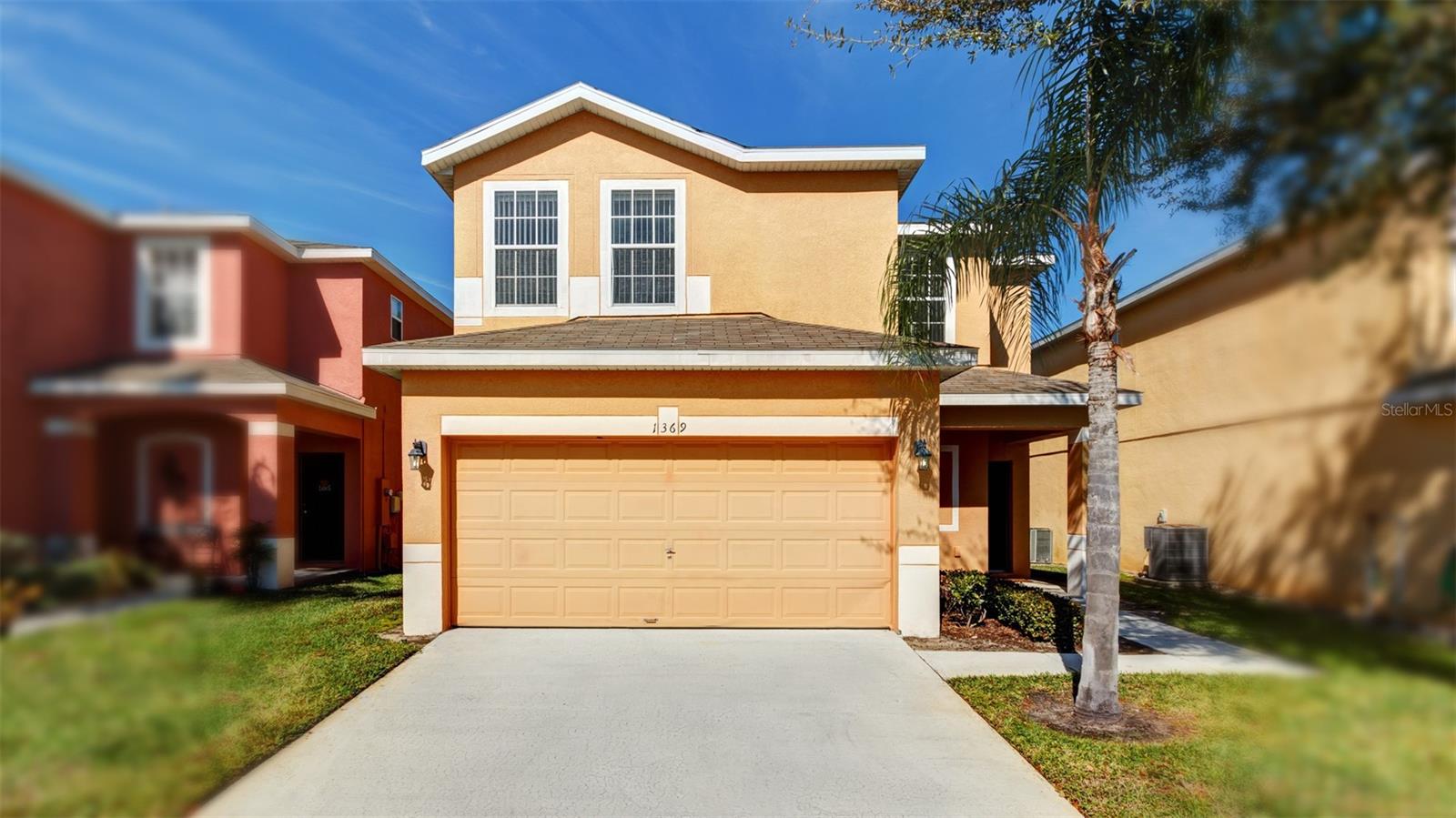 1369 Royal Ridge Dr, Davenport, FL 33896 photo