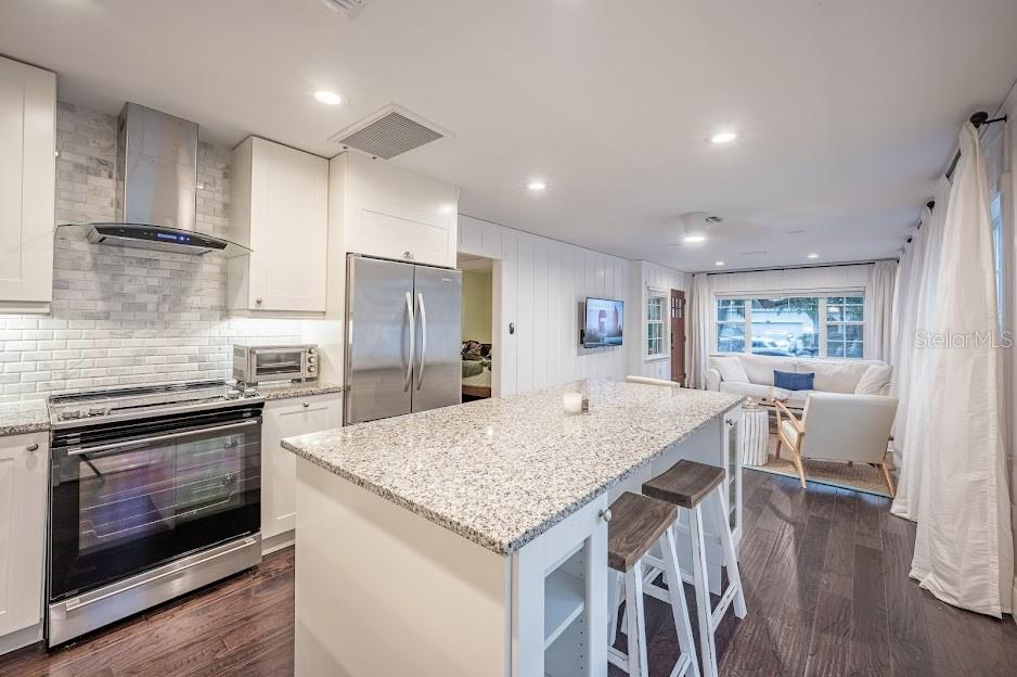 1837 Worrington St, Sarasota, FL 34231 photo