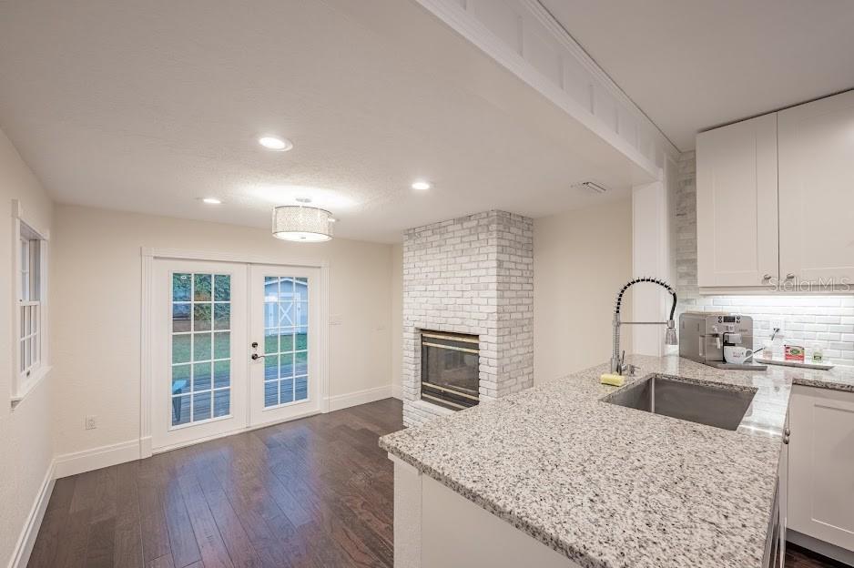 1837 Worrington St, Sarasota, FL 34231 photo
