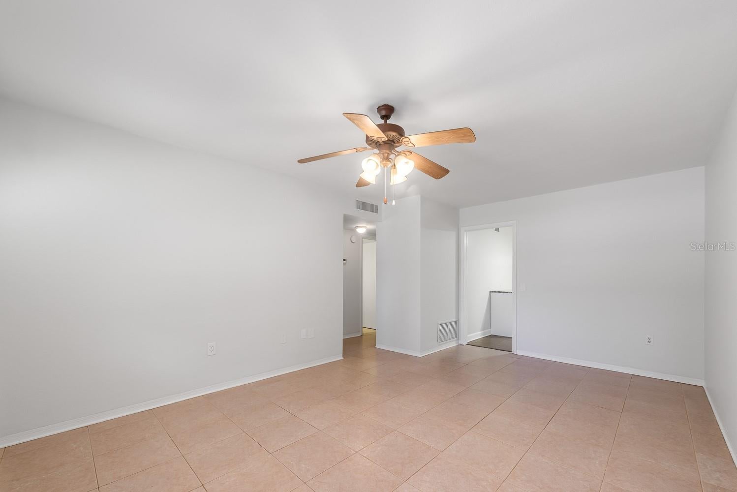 3775 59 St #2, Saint Petersburg, FL 33710 photo