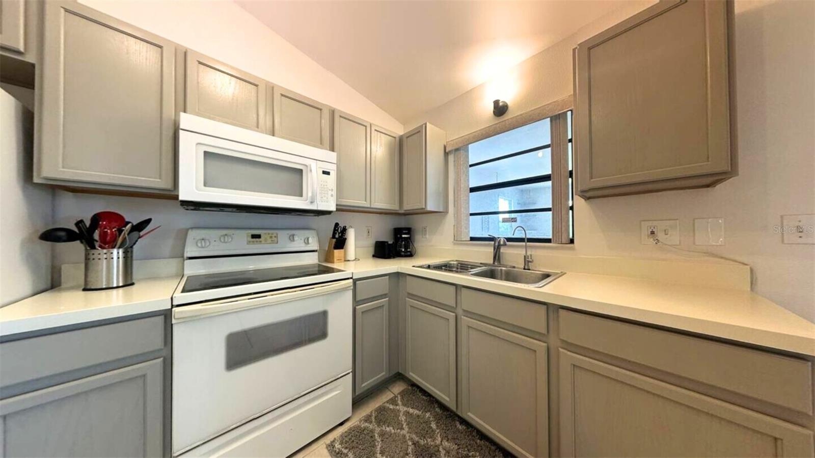 13248 Helm St, Largo, FL 33774 photo