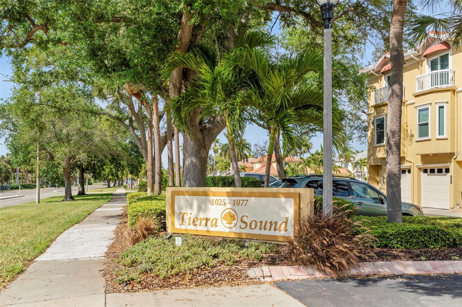 1071 Pinellas Bayway, Saint Petersburg, FL 33715 photo