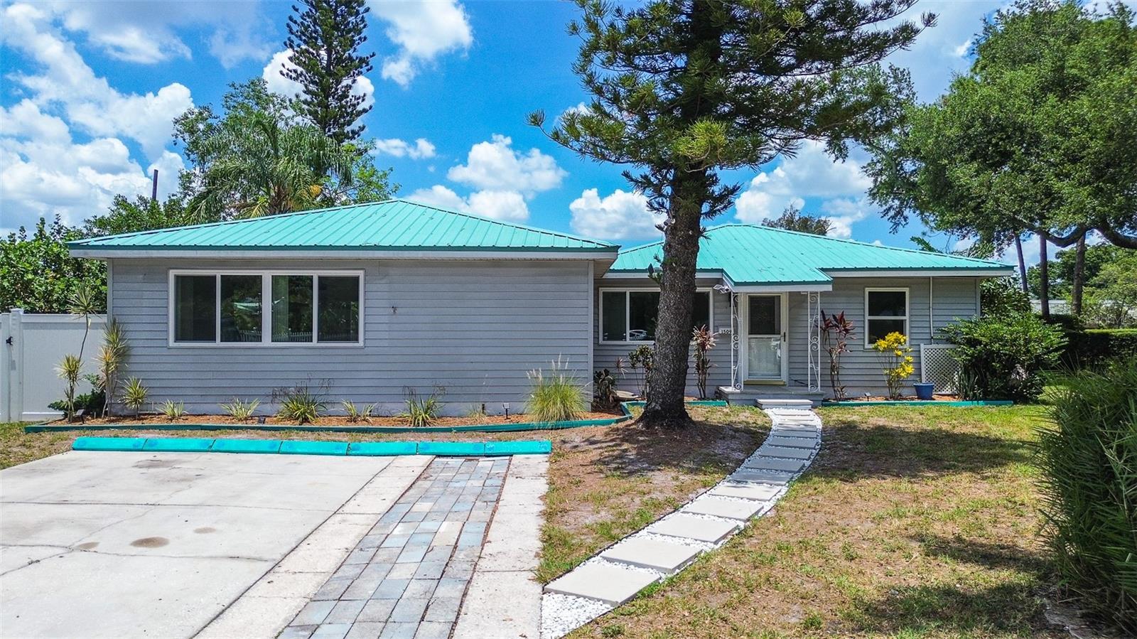 1509 Canterbury Rd, Saint Petersburg, FL 33710