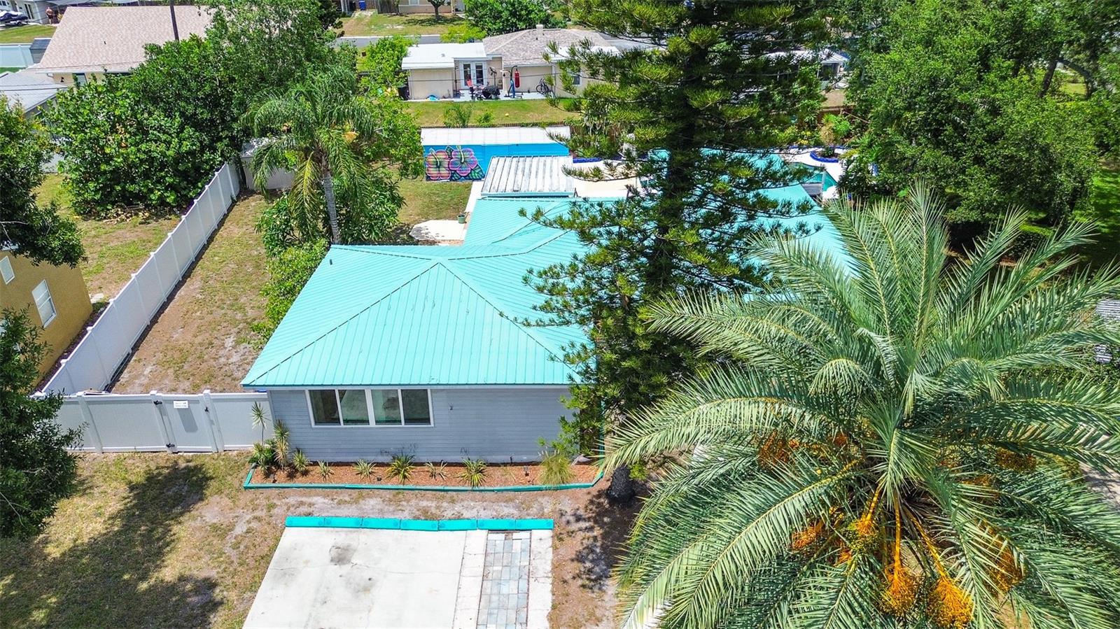 1509 Canterbury Rd, Saint Petersburg, FL 33710 photo