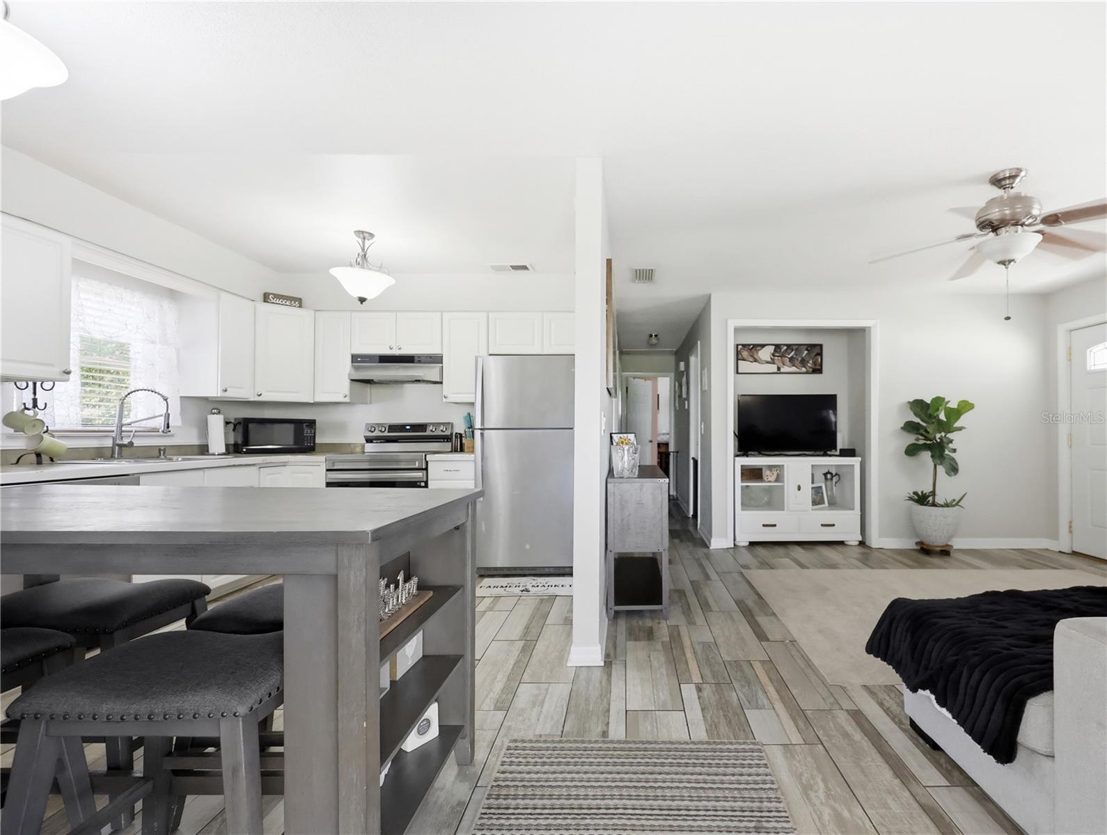 786 E Warren Ave, Longwood, FL 32750 photo