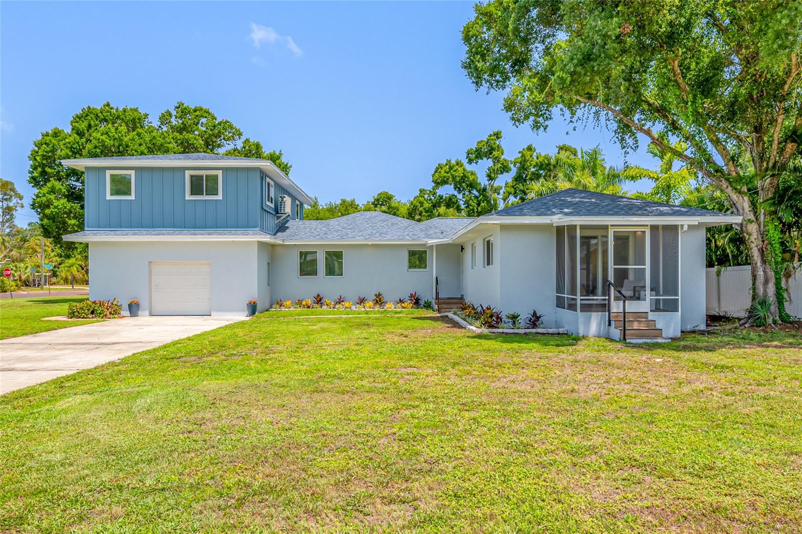380 Villagrande Ave, Saint Petersburg, FL 33707 photo
