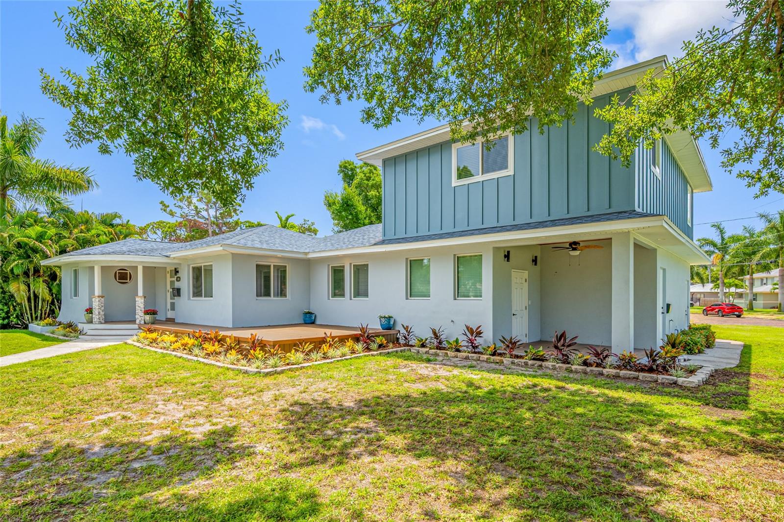 380 Villagrande Ave, Saint Petersburg, FL 33707 photo