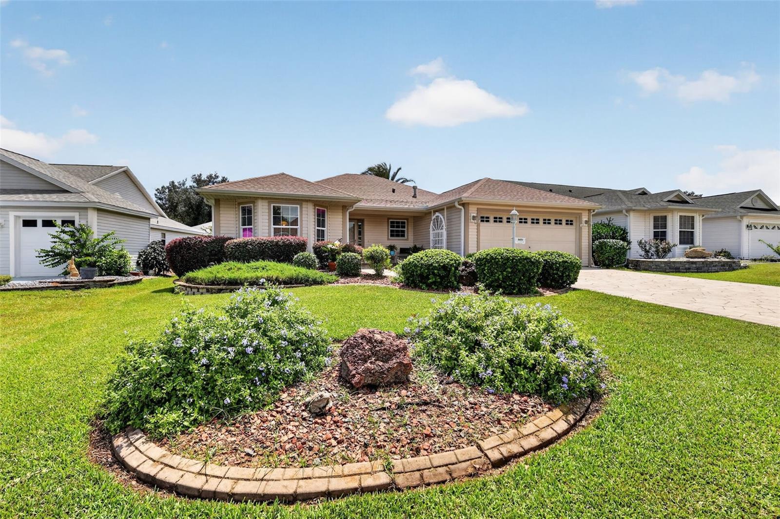16573 SE 77 Northridge Ct, The Villages, FL 32162 photo