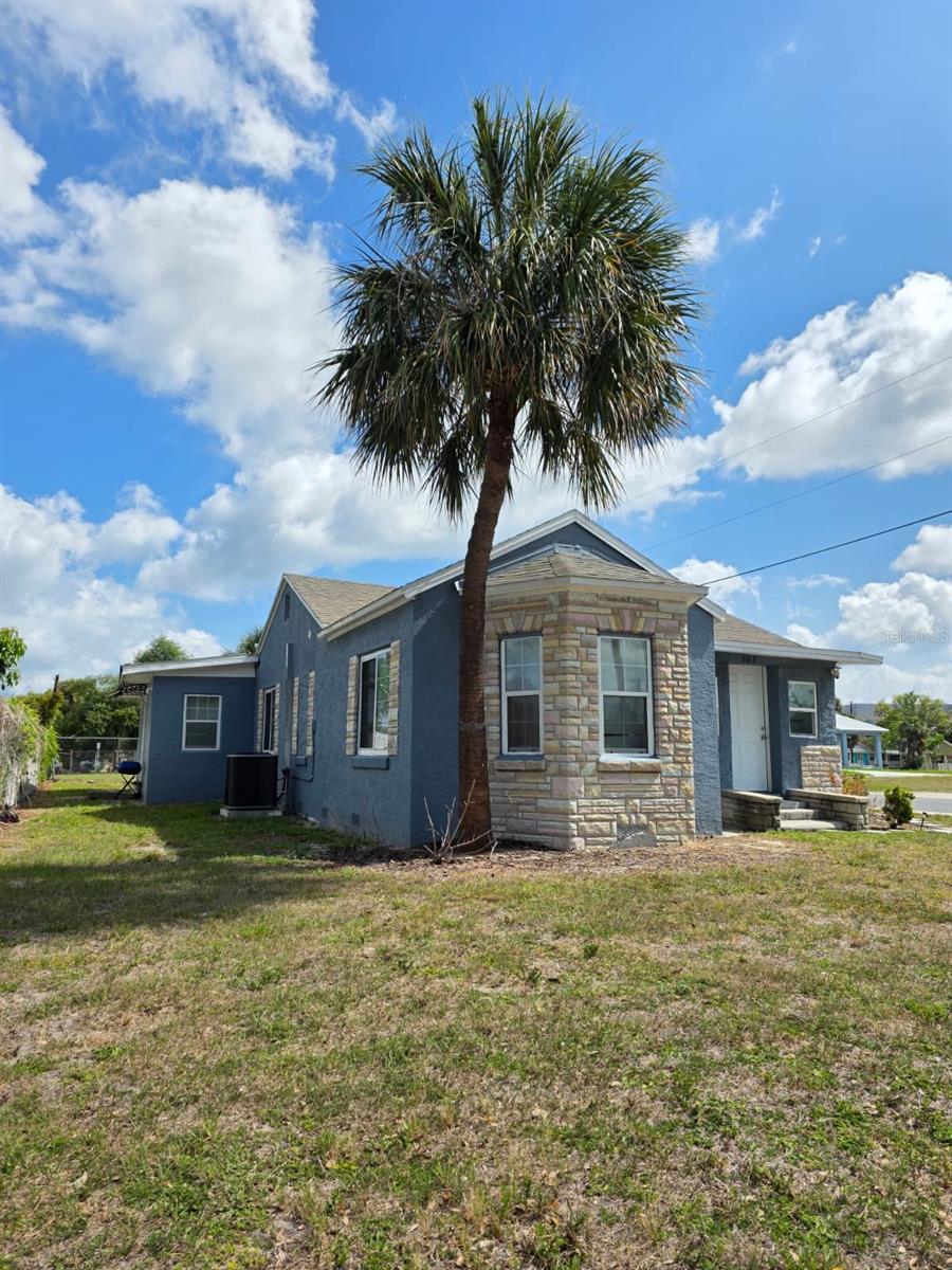 303 5 St, Lakeland, FL 33805