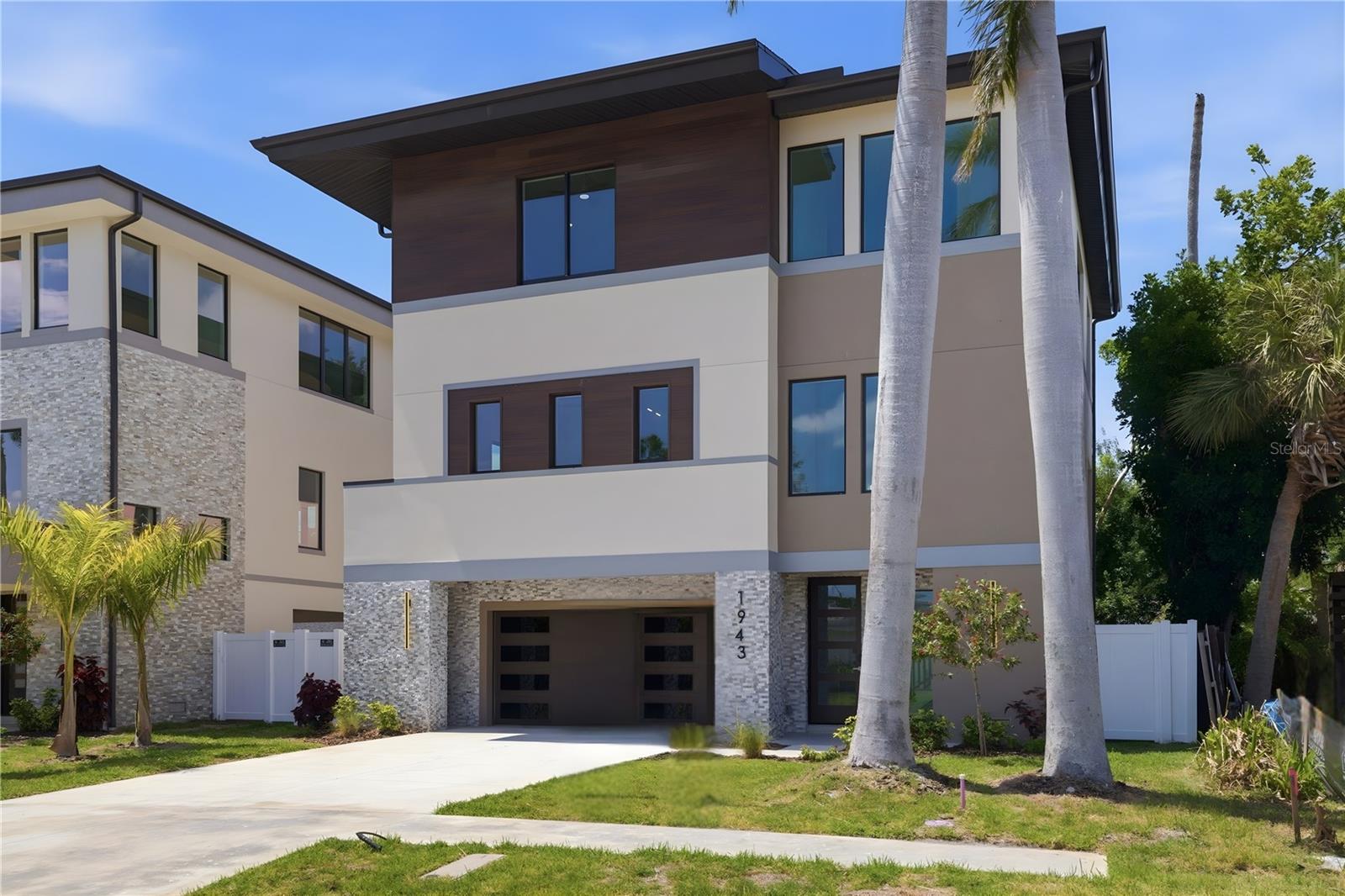 1943 Shore Acres Blvd, Saint Petersburg, FL 33703