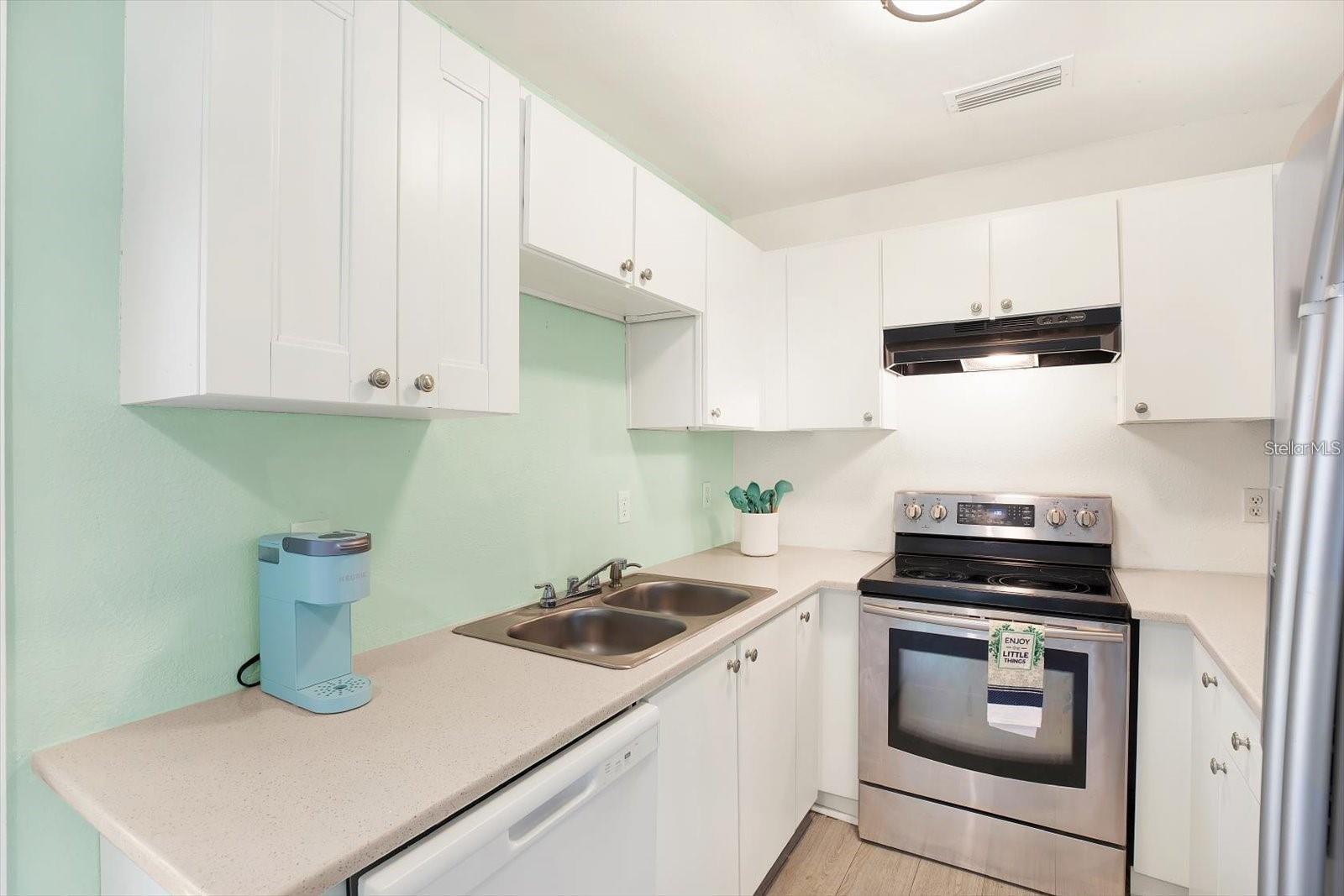 6490 34 Ave, Saint Petersburg, FL 33710 photo