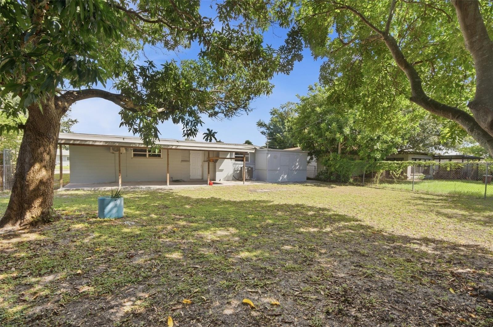 6448 41 Ave, Saint Petersburg, FL 33709 photo