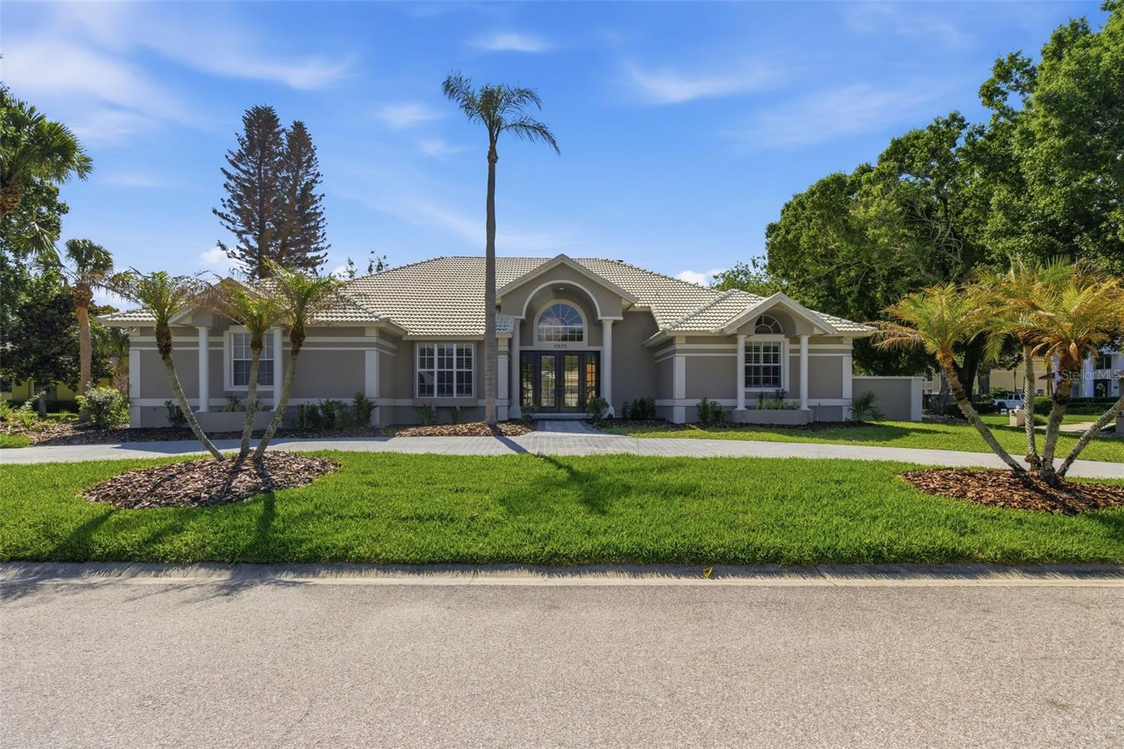 8935 Jonathan Manor Dr, Orlando, FL 32819
