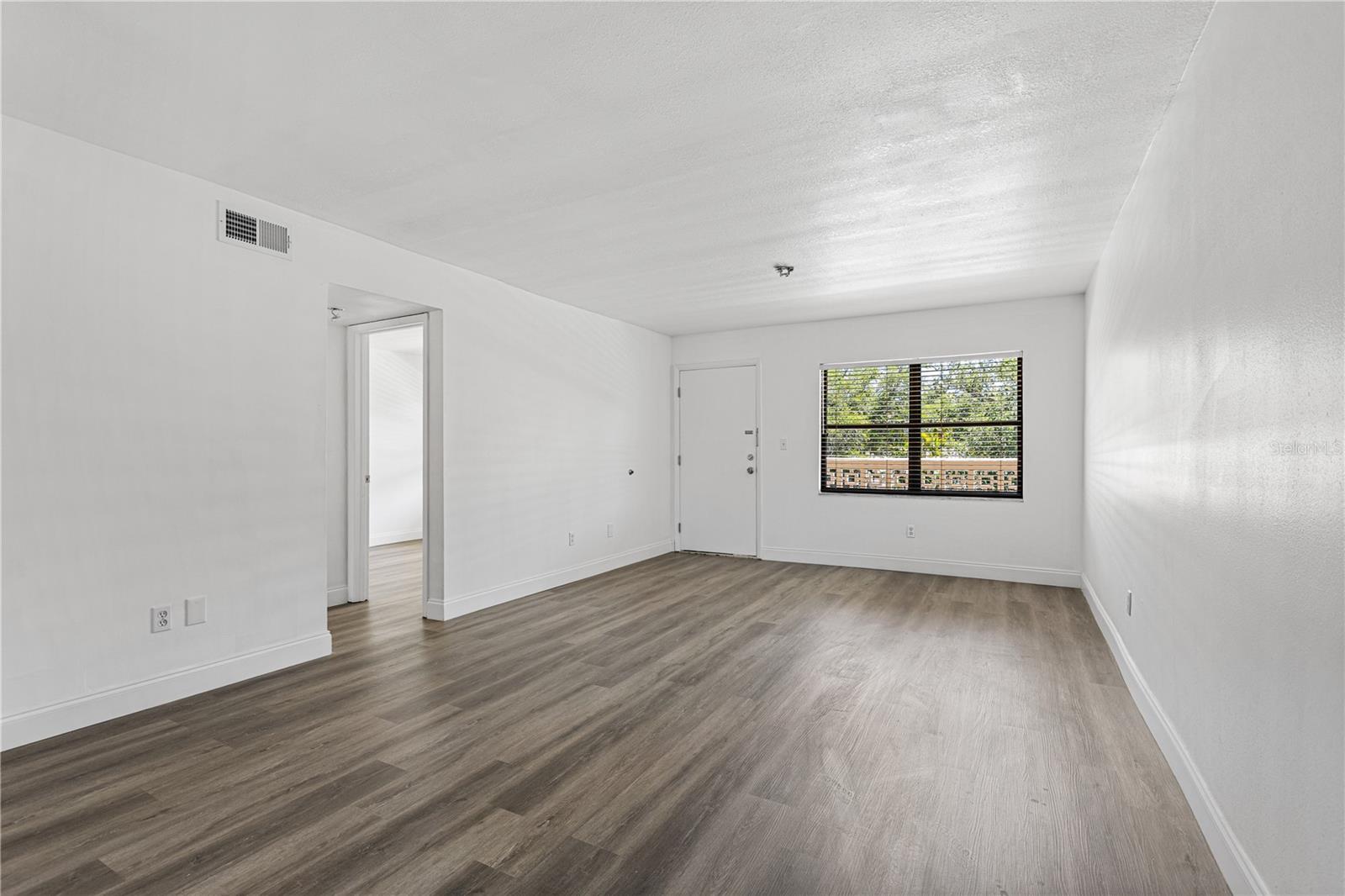 5080 Locust #322, Saint Petersburg, FL 33703 photo