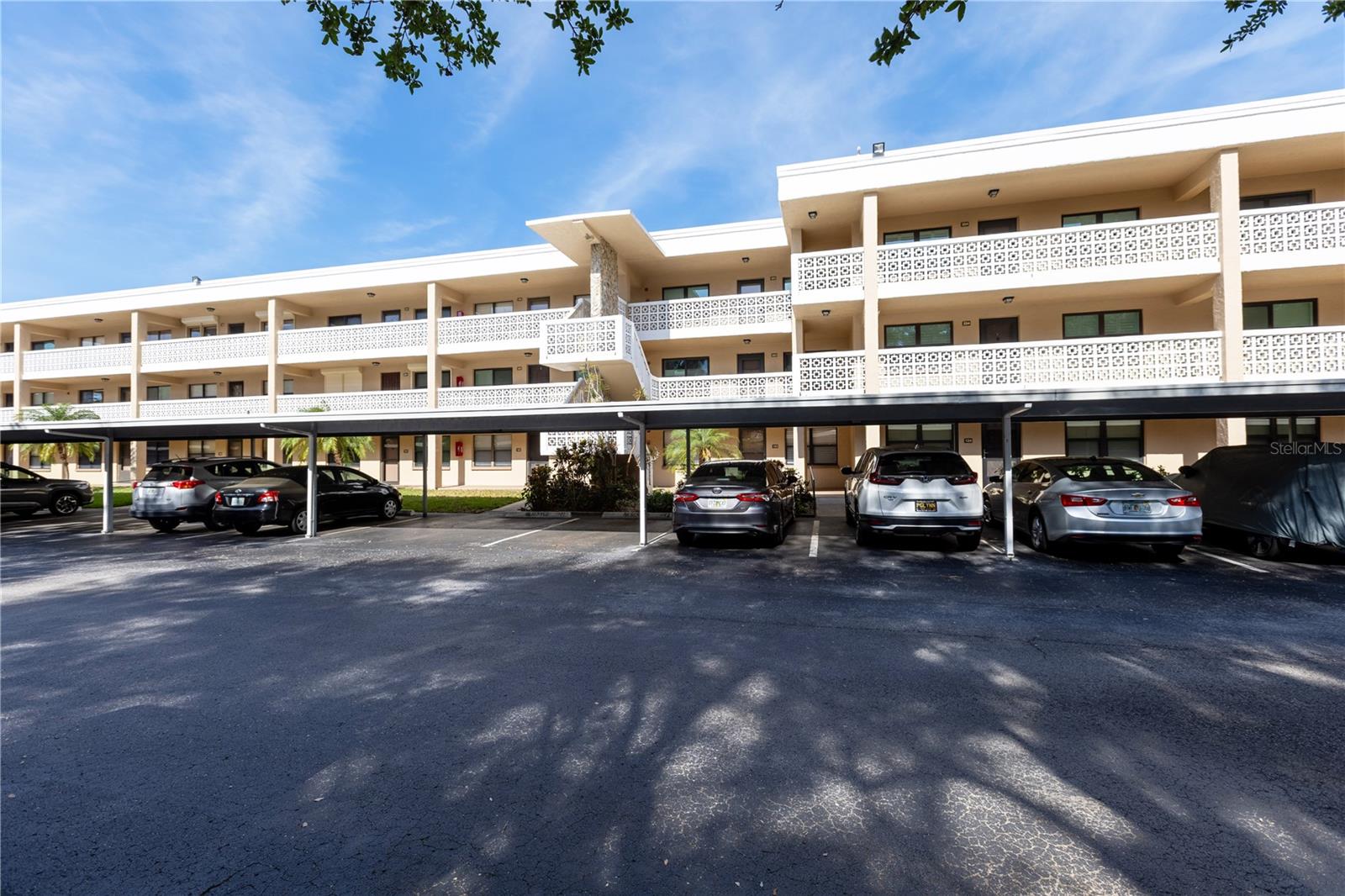 5080 Locust St, Saint Petersburg, FL 33703