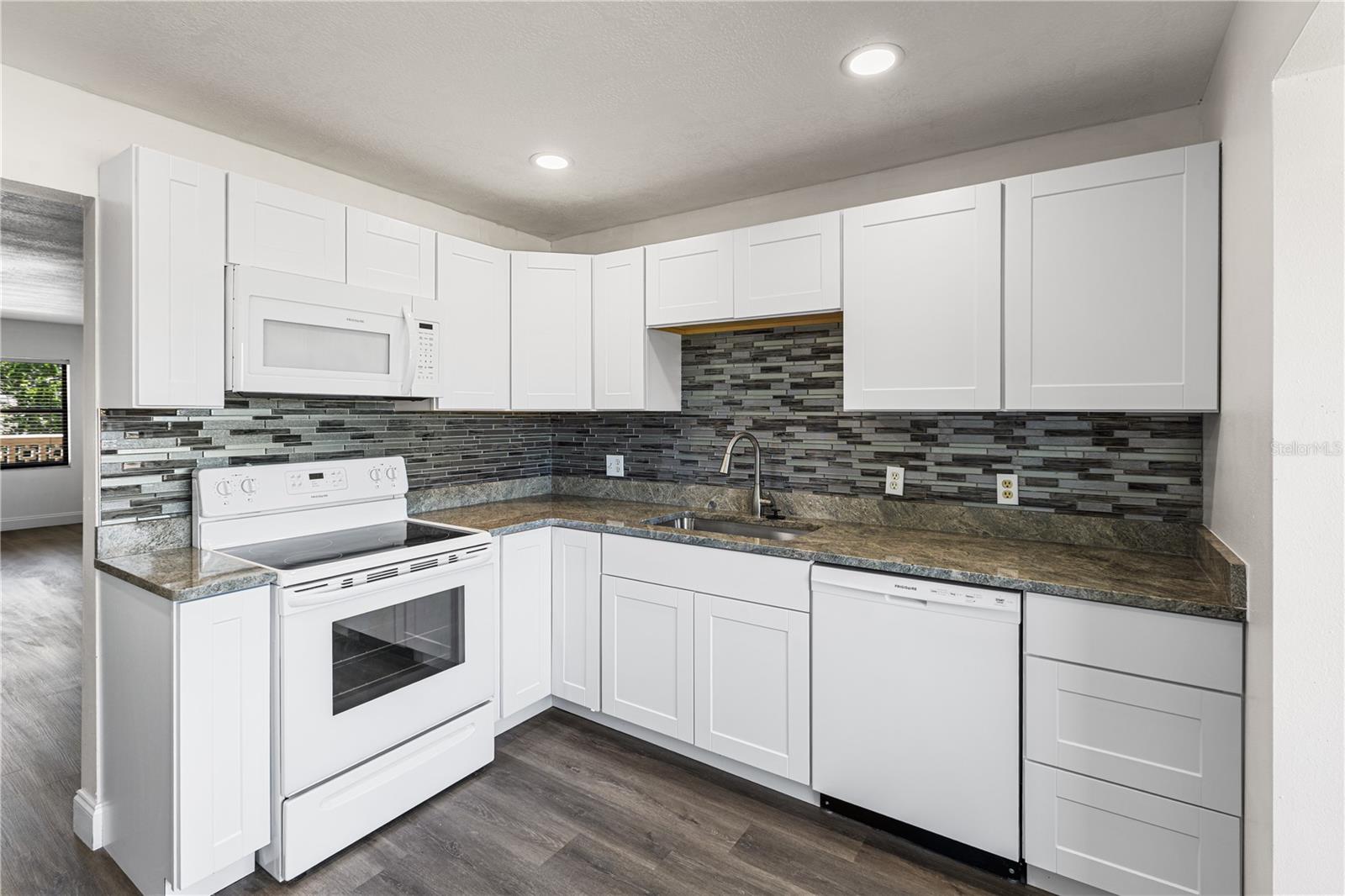 5080 Locust #322, Saint Petersburg, FL 33703 photo