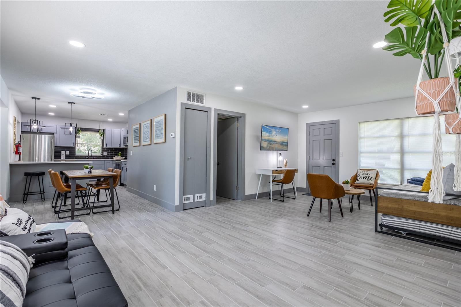 1213 Corbett Ln, Orlando, FL 32806 photo